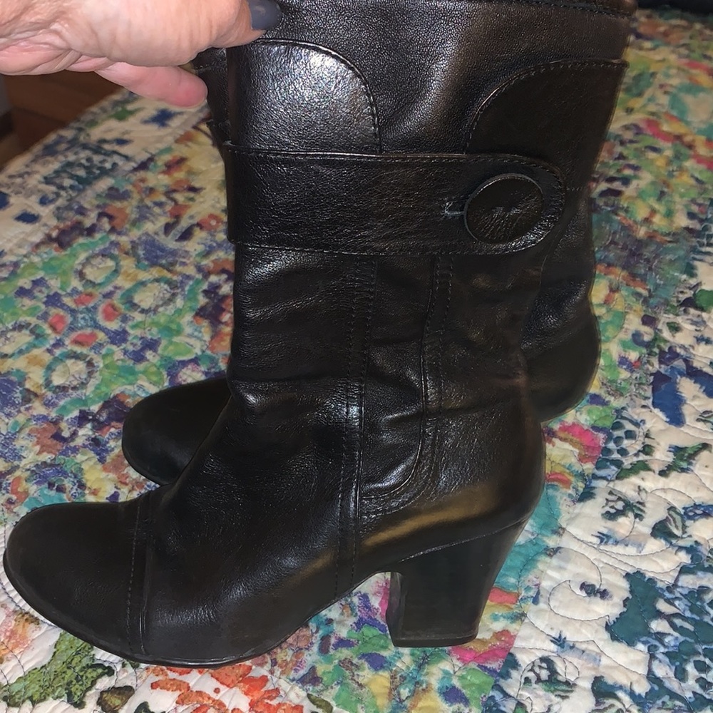 Born leather boots